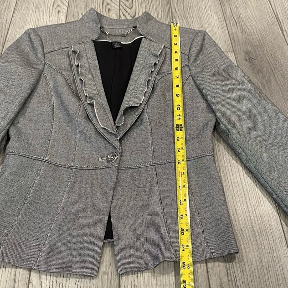White House Black Market Blazer Size 0 Career Work Jacket Gray Ruffle Trim - Picture 12 of 15